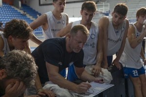 Coach Devis Cagnardi domani torna in panchina dopo il turno di squalifica