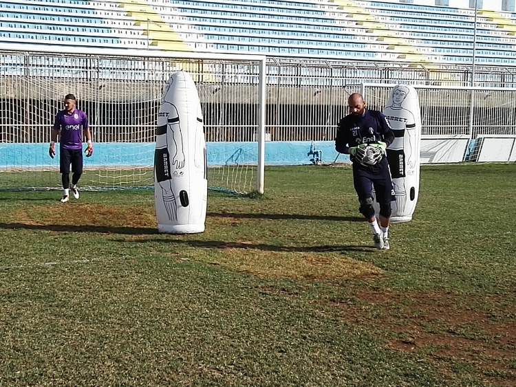 I portieri dell&#039;Akragas, Pane e Addario, in allenamento in vista della gara col Taranto