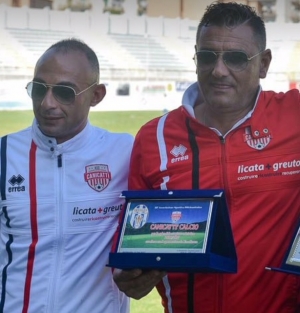 Nella foto il nuovo tecnico dell&#039;Olimpica Akragas, Giovanni Falsone, insieme al difensore Gero Iannello.