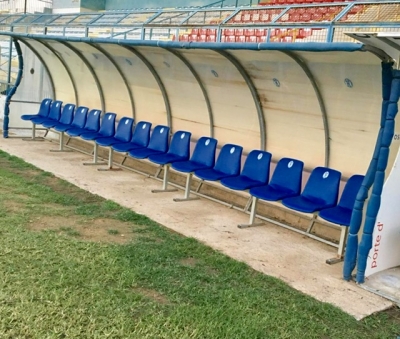 Stadio Esseneto, panchine sistemate.