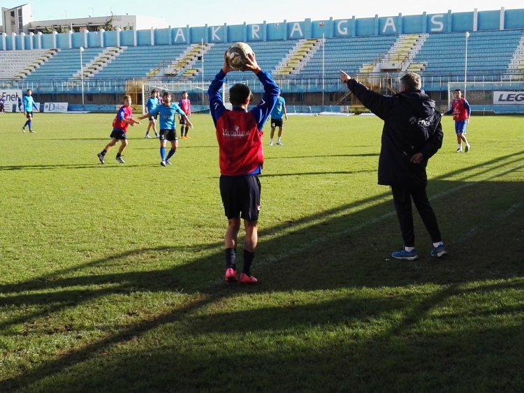 Akragas, allenamento congiunto con la Berretti. Cinque gol e positive indicazioni