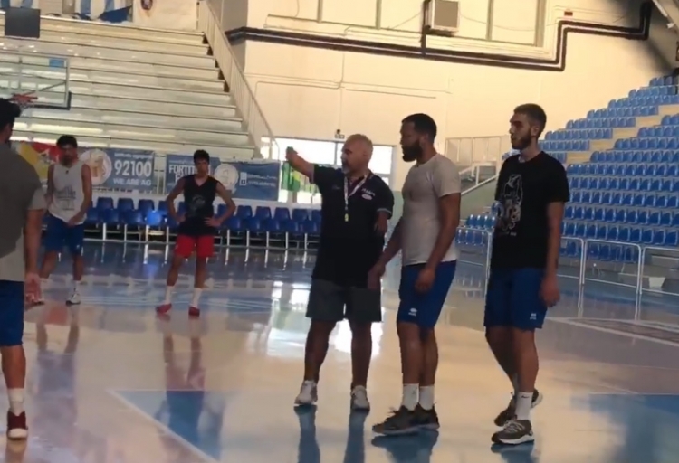 Franco Ciani e la sua Fortitudo Moncada Agrigento al lavoro per preparare la nuova stagione in A2.(Foto Fortitudo Agrigento)