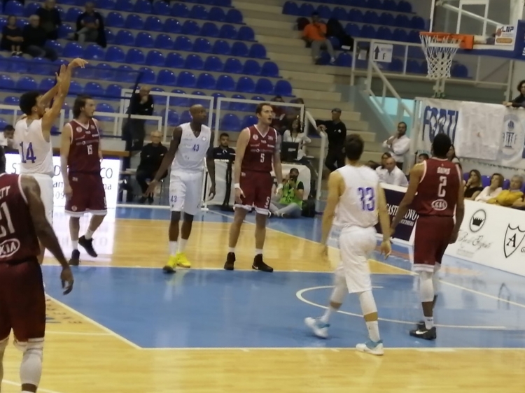 La Fortitudo cede nel finale. Il derby a Trapani.