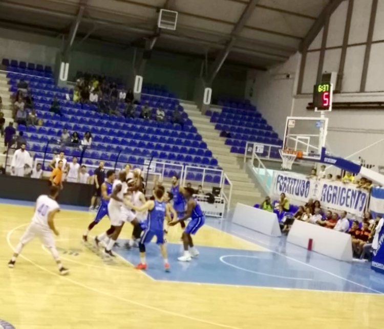 Fortitudo, prima vittoria in Supercoppa. Esordio per Ambrosin.