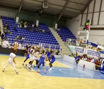 Fortitudo, prima vittoria in Supercoppa. Esordio per Ambrosin.