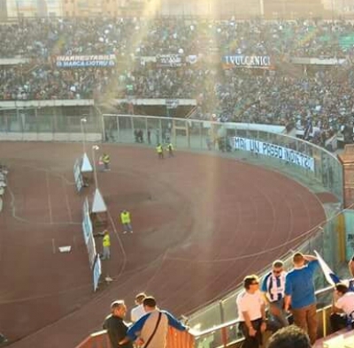 Una parte della Curva del &quot;Massimino&quot; in occasione del derby d&#039;andata