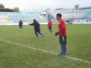 Il tecnico dell&#039;Akragas, Raffaele Di Napoli, dirige l&#039;allenamento allo stadio Esseneto