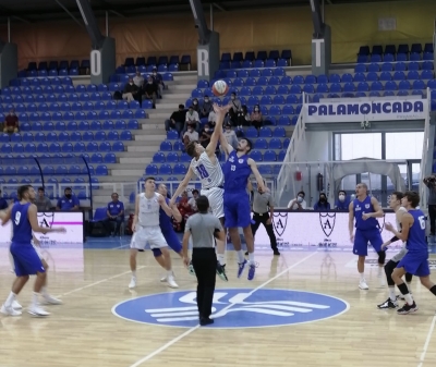 Palla a due tra Fortitudo Moncada Agrigento e Formia