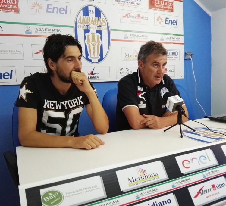 Nella foto il capitano dell&#039;Akragas, Daniele Marino, ed il tecnico Raffaele Di Napoli