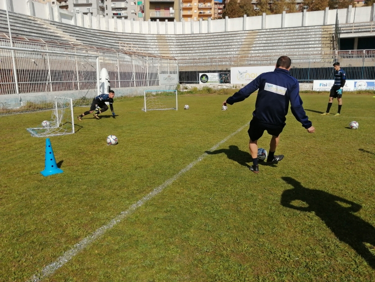 I portieri dell&#039;Akragas in allenamento allo stadio Esseneto di Agrigento 