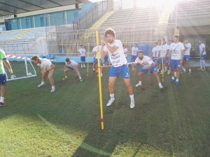 Nella foto il capitano dell&#039;Akragas, Daniele Marino, al lavoro insieme ai compagni di squadra