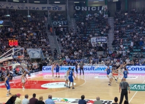 Una fase di gioco della gara Fortitudo Bologna - Fortitudo Agrigento (foto Fortitudo Moncada Agrigento)